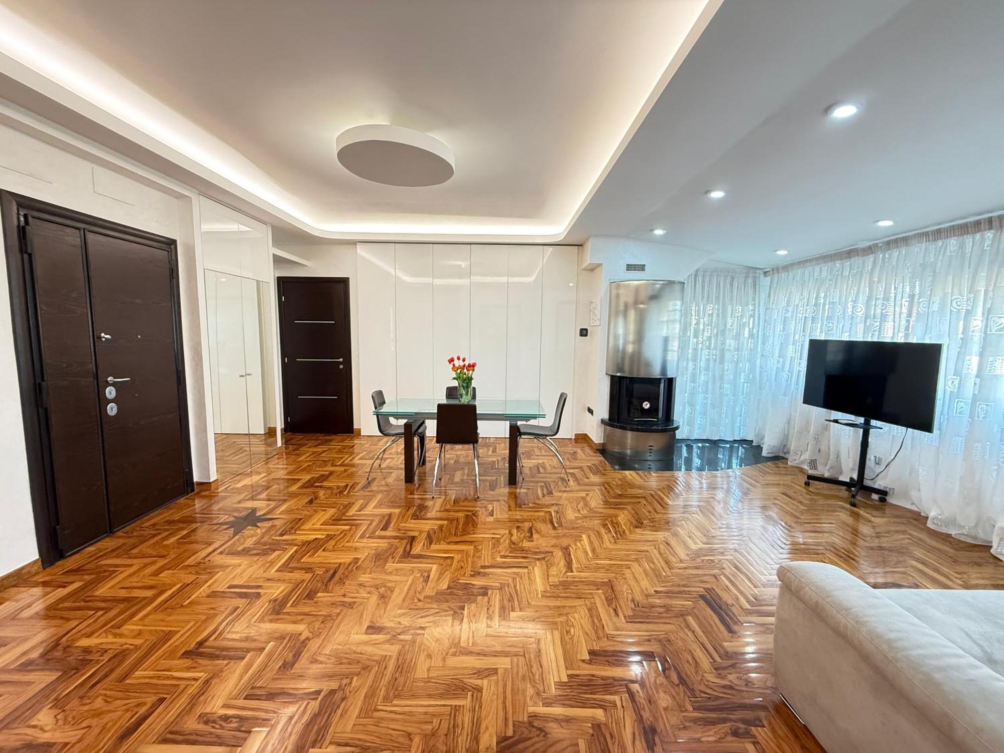 Luxury Av Roma